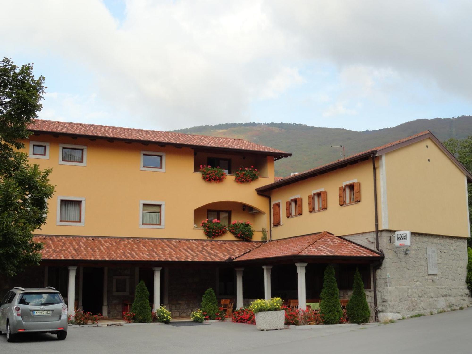 Guest House Pod Slavnikom Podgorje  Exterior photo